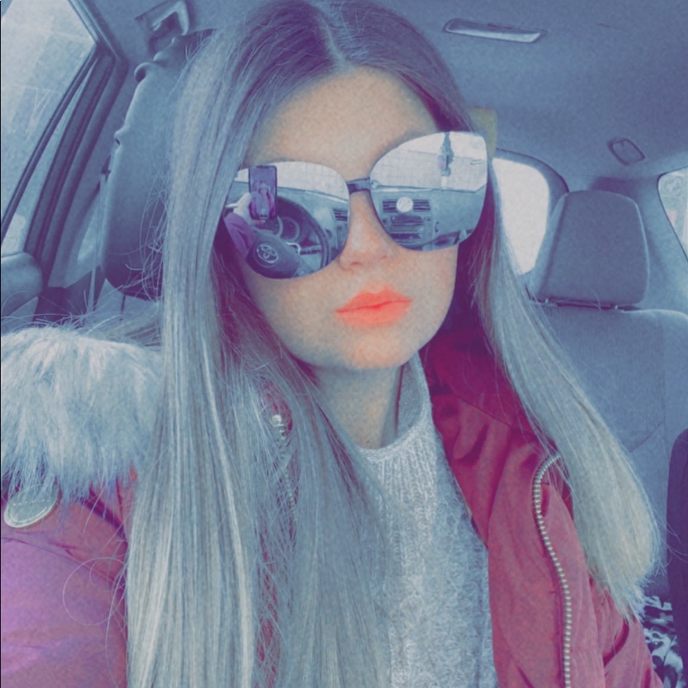 Meet your Posher, Teylah